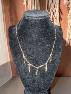 Delicate Gold Leaf Charm Necklace